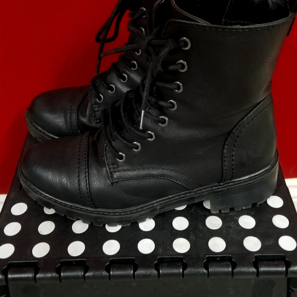combat boots